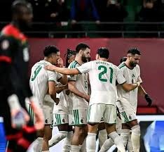 还剩11场，湖人吞3连败！美媒急坏火速支招：三核不变+3人争2首发